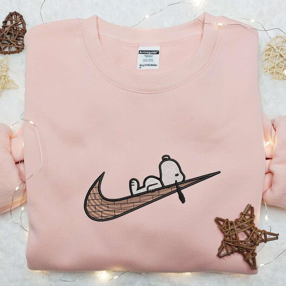 Swoosh x Snoopy Embroidered Shirt Disney Characters Embroidered Hoodie Custom Nike Embroidered T shirt